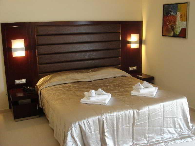 Socrates Hotel Karpathos Island Exterior photo
